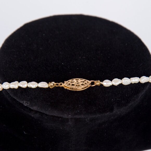 SOLD Vintage Freshwater Rice Pearl Necklace w/14k Gold Clasp 17” Long - Picture 4 of 12